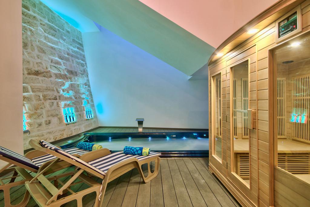 Villa Gaia - Sunset Views, Indoor Heated Pool, Sauna And Games Room Mellieha Exterior photo